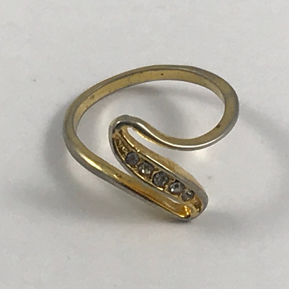 Vintage Jewelry - Vintage Gold Tone Ring, Vintage Jewelry, Size 6 Vintage Jewelry - Vintage Gold Tone Ring, Vintage Jewelry, Size 6
